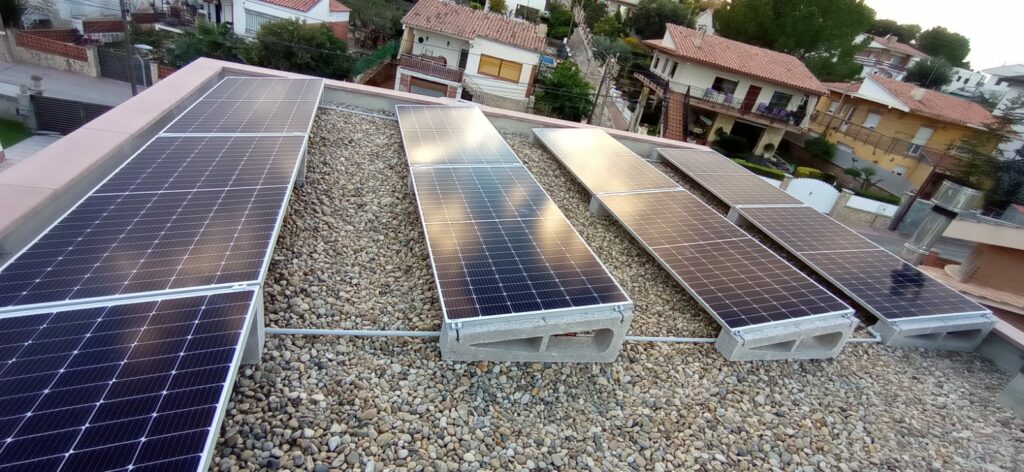 cubiertas planas  10% inclinacion -fotovoltaic solar barcelona
